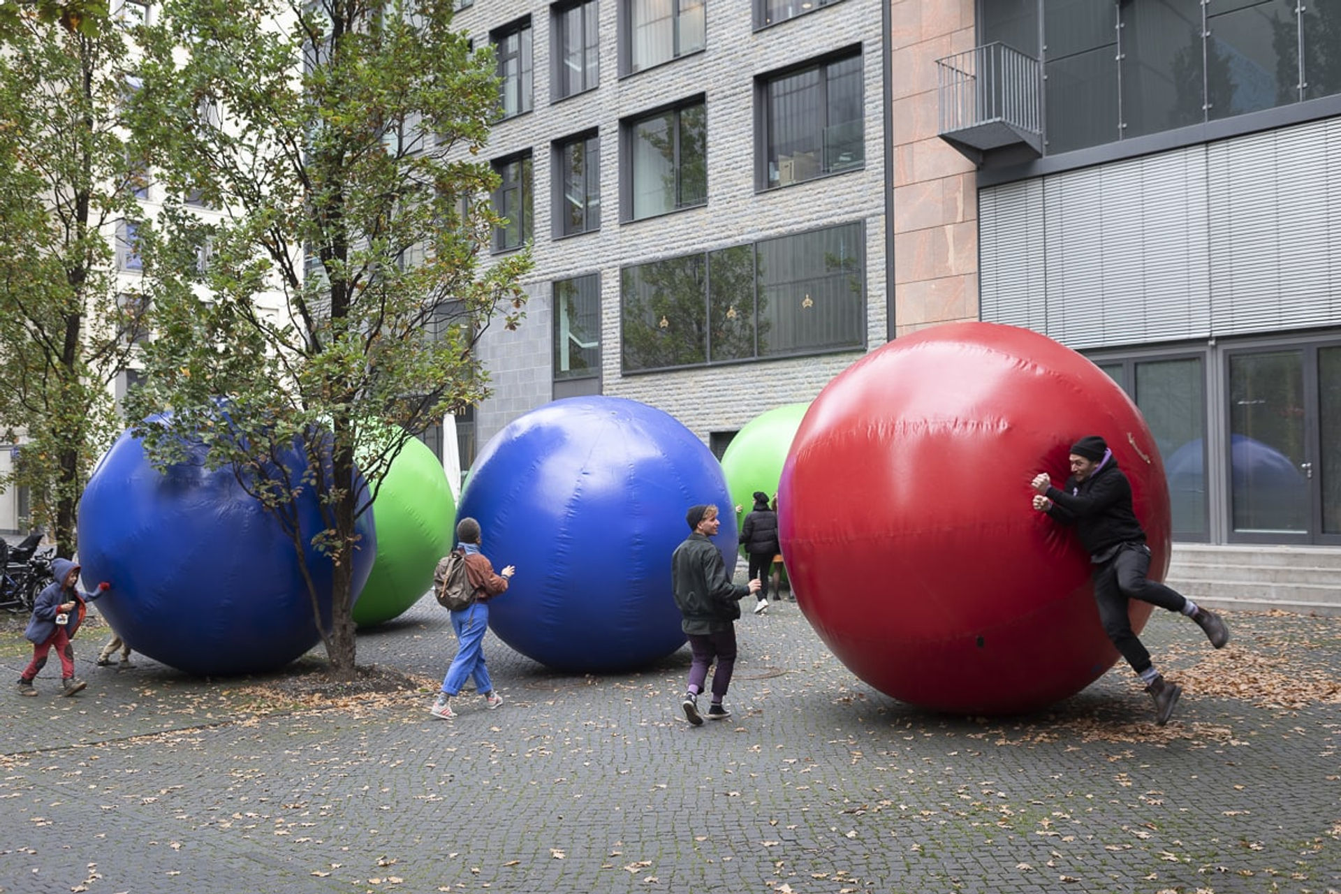 Sphären Installation